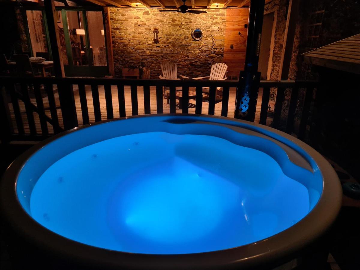 La Rhue Gites - Jacuzzi Jumilhac-le-Grand Zewnętrze zdjęcie
